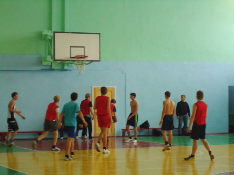 Внутришкольные соревнования по баскетболу (фото 1).JPG